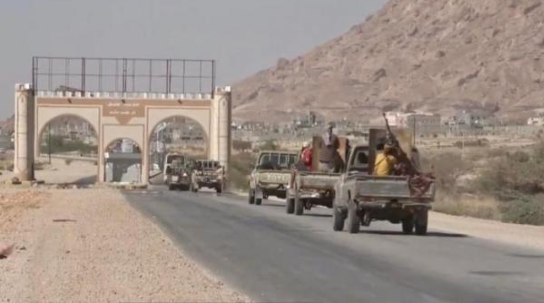 قوات العمالقة تشن هجوماً واسعاً على مواقع حوثية في عسيلان شبوة