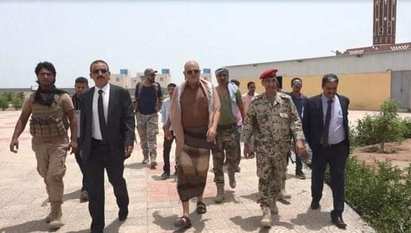 محافظ تعز : تشييد مساكن بهذا الحجم لأسر الشهداء والجرحى يجسِّد روح المسؤولية للعميد طارق صالح