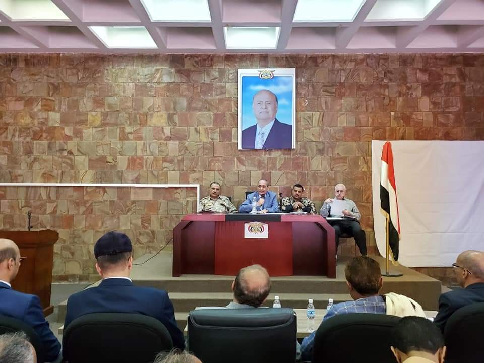 السلطة المحلية بتعز تدعو إلى توحيد الجهود ودعم الجيش في المعركة المصيرية