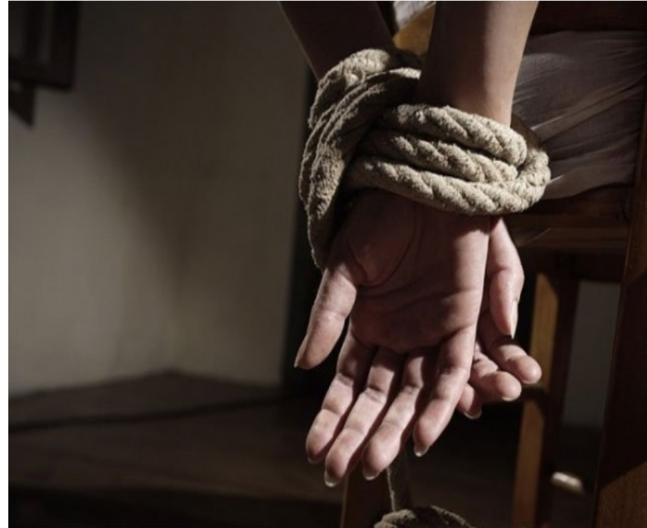 حادثة غريبة.. فتاة عراقية تختطف شاب يمني بهدف الزواج منه