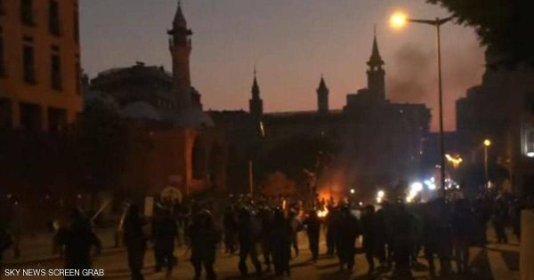لبنان .. مواجهات أمام البرلمان مع إحياء ذكرى مرفأ بيروت