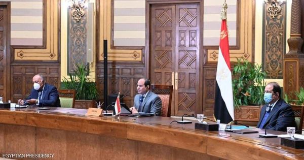 السيسي يحذر من انزلاق لبنان إلى النفق المظلم ويدعو لسرعة إنهاء الفراغ الحكومي