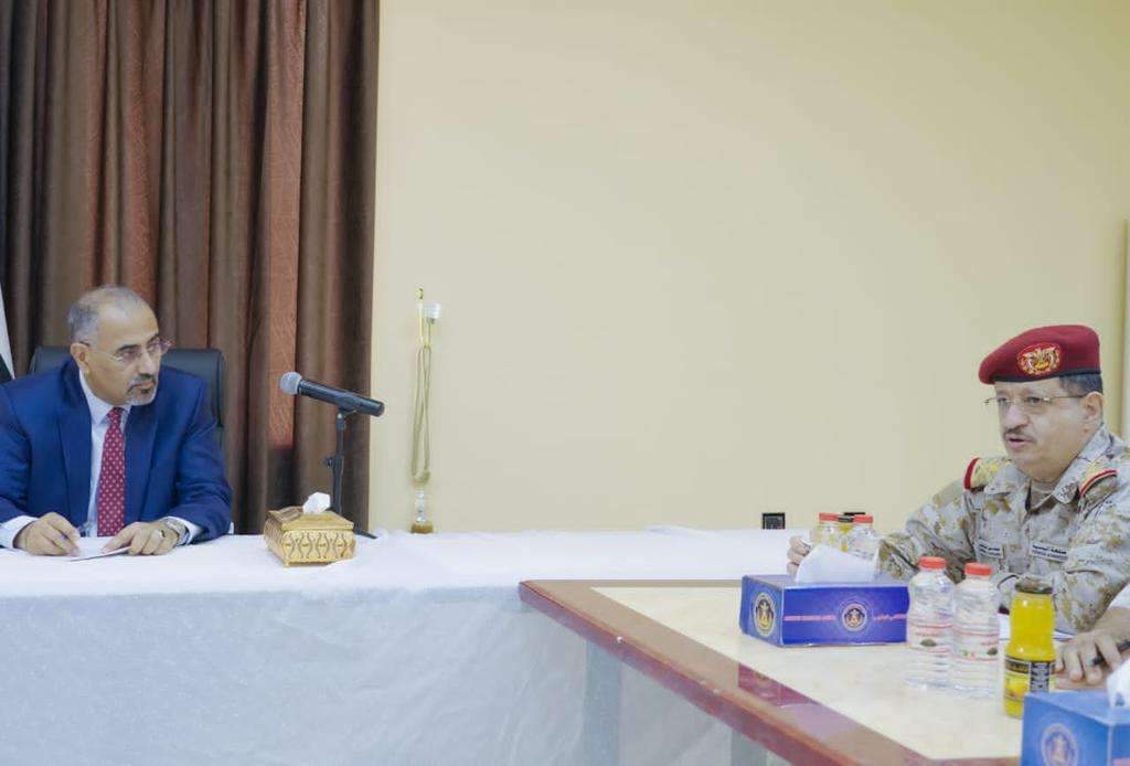 النائب عيدروس الزُبيدي يترأس اجتماعا للقيادات العسكرية بوزارة الدفاع