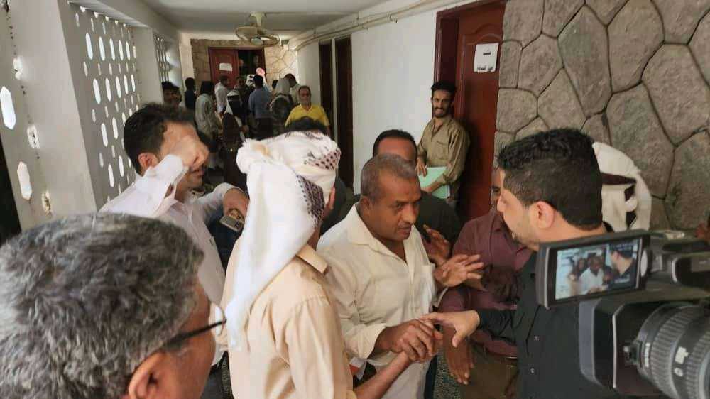 النيابة تستدعي صحفي بالعاصمة عدن