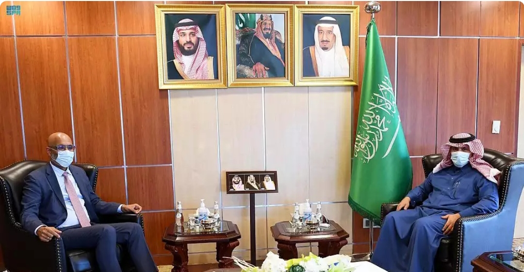 السفير آل جابر يلتقي بالسفير الهولندي لدى اليمن