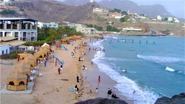 خفر السواحل تحذر من السباحة في شواطئ أربع محافظات