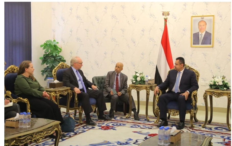 رئيس الوزراء يستقبل في عدن المبعوث الأمريكي والقائمة بأعمال سفارة الولايات المتحدة