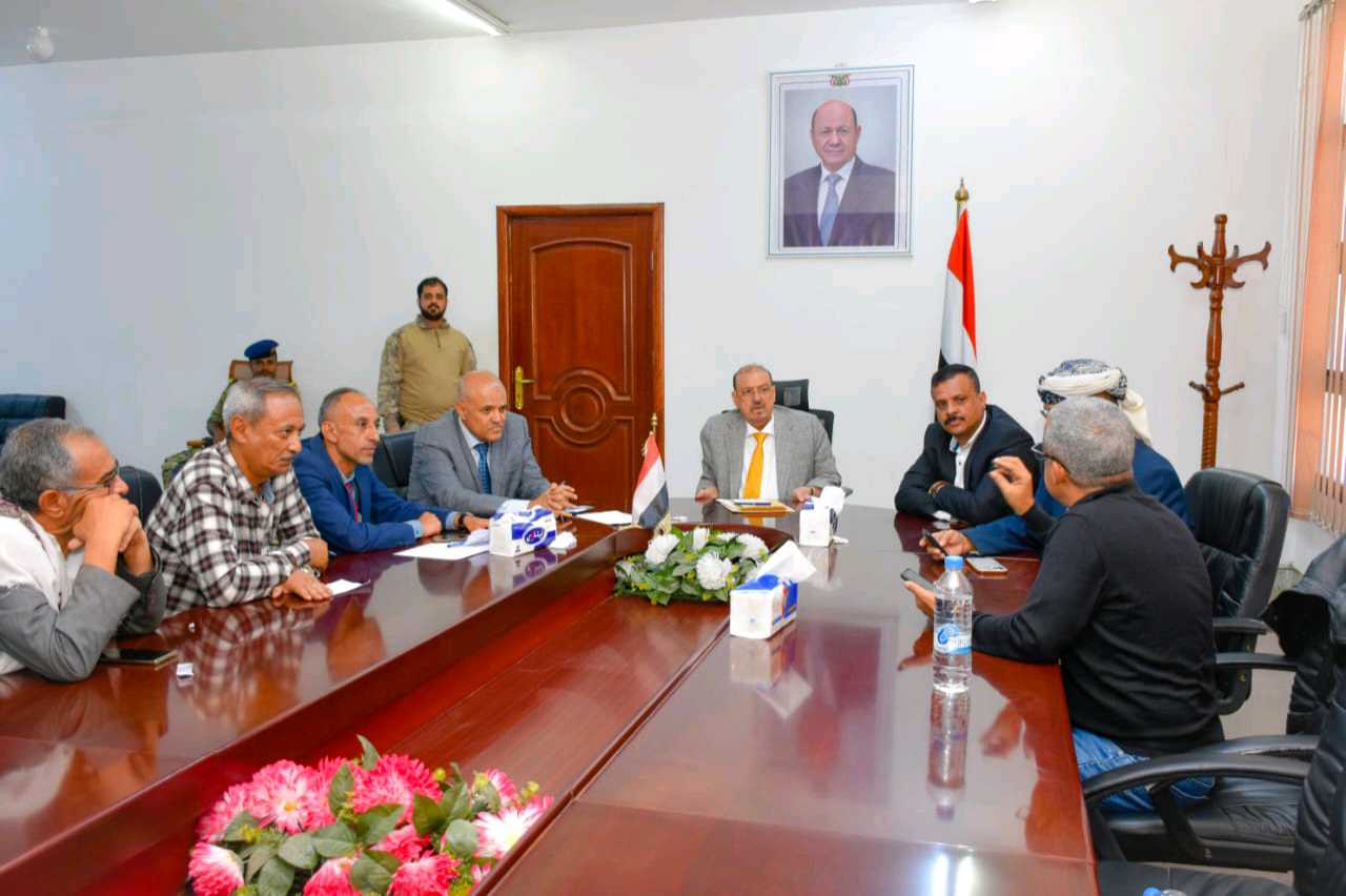 رئيس مجلس النواب يلتقي قيادات أحزاب التحالف الوطني في محافظة تعز   