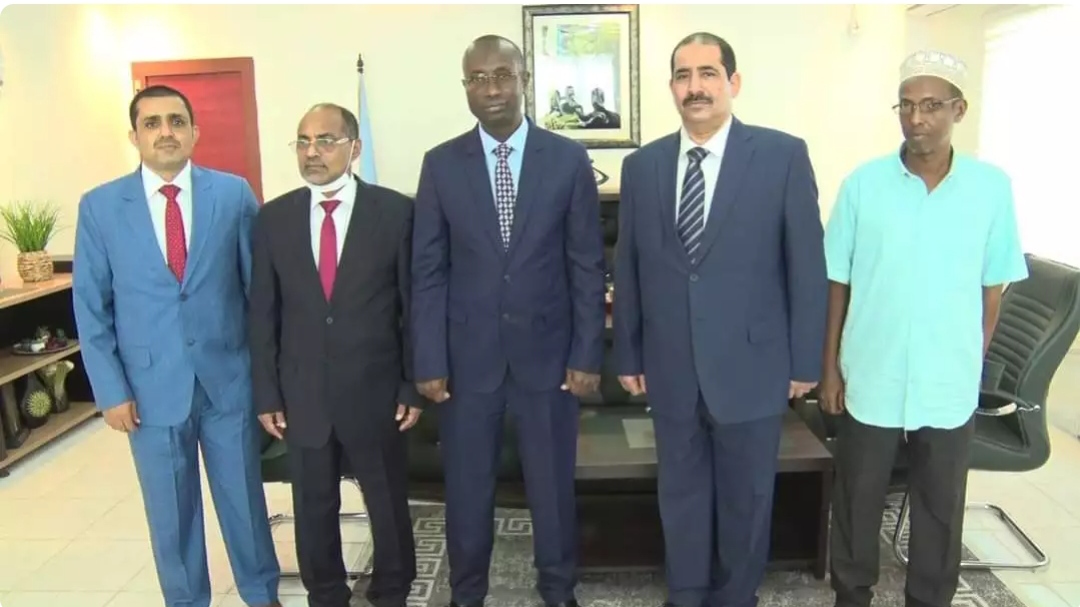 وزير الداخلية يتفقد أوضاع السفارة اليمنية في جيبوتي