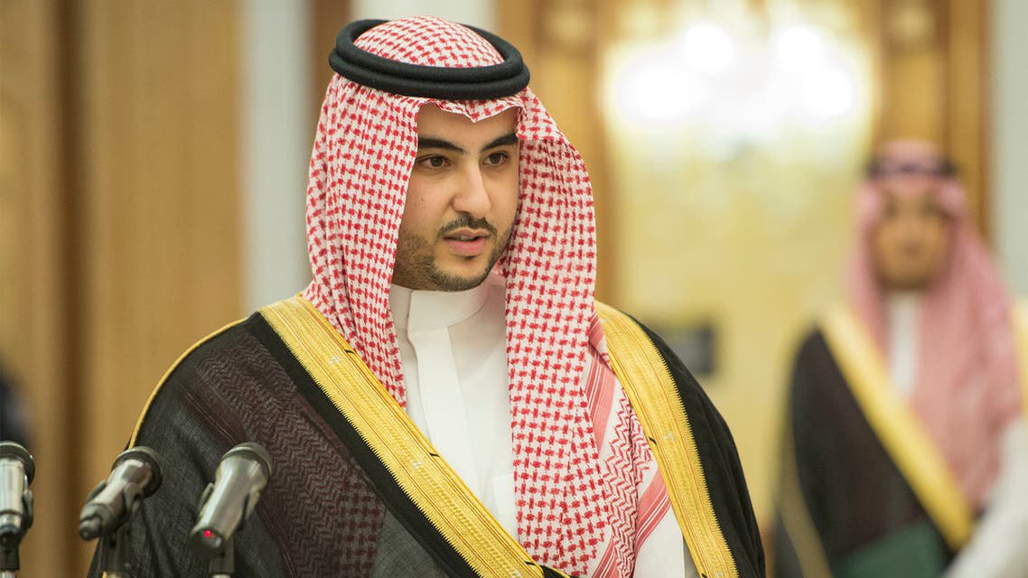 بن سلمان يتعهد بتقديم الدعم العسكري لمجلس القيادة الرئاسي اليمني