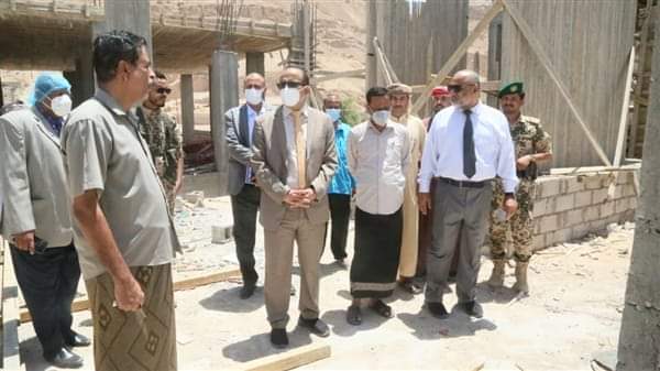 وزير الصحة يطلع على سير العمل في عدد من المرافق الصحية بوادي حضرموت