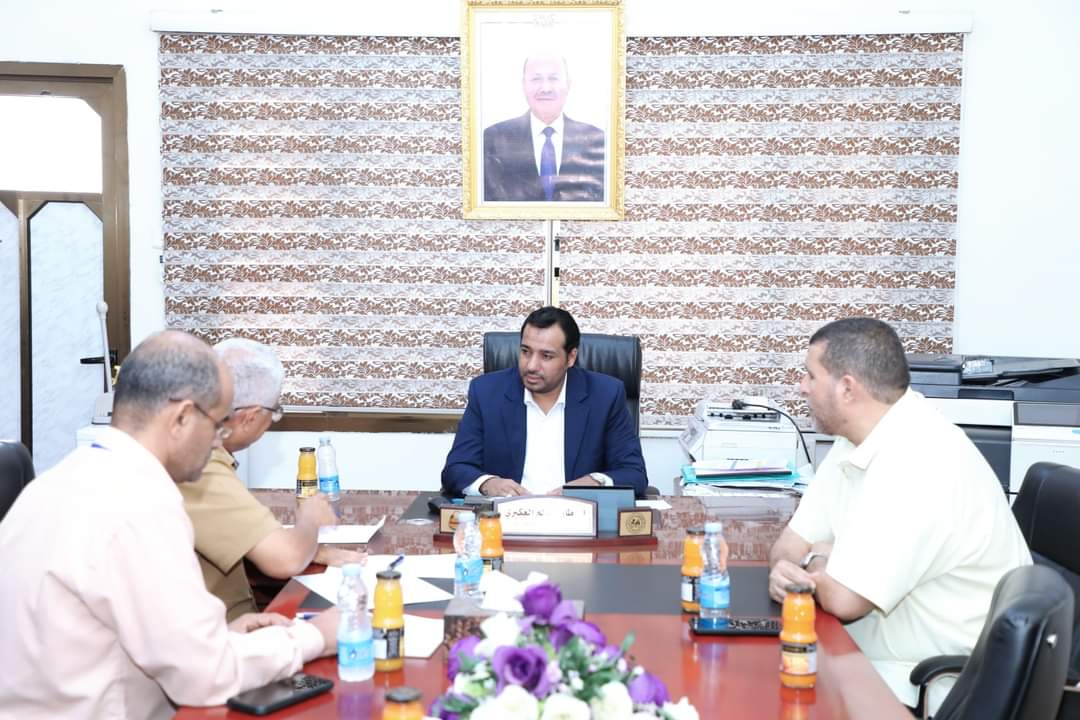 وزير التربية يبحث مع الصندوق الاجتماعي للتنمية فرع عدن مشاريع التعليم المتعثرة