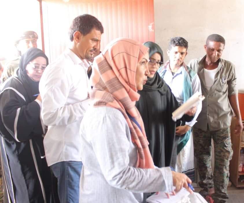 اللجنة الوطنية تزور السجون ومراكز الاحتجاز في عدد من مناطق مديرية تبن في محافظة لحج 