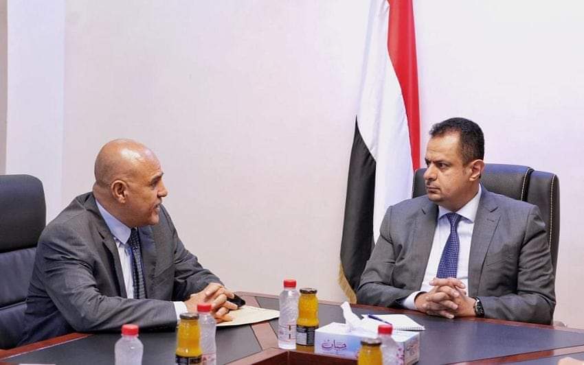 رئيس الوزراء يشدد على مضاعفة الجهود في تعز للتعامل مع التحديات المستجدة