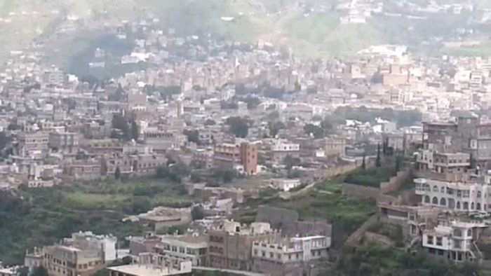 وفاة طفلين بحادث سير في مفرق حبيش بمحافظة إب