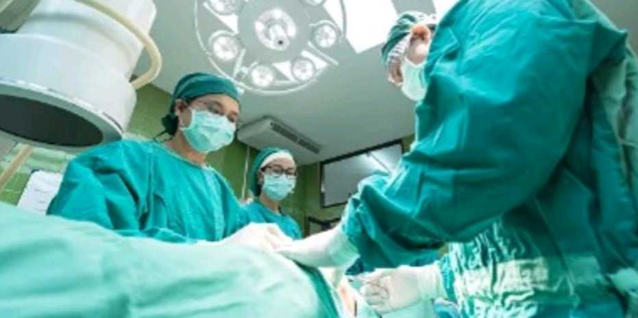 لأول مرة بالعالم.. زرع قلب خنزير في إنسان