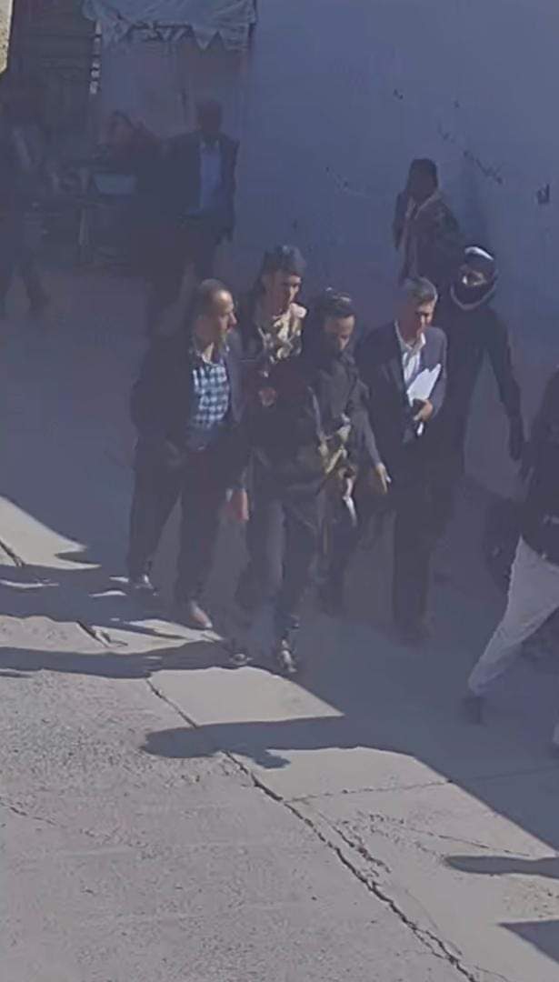 خلافات تطيح ب80 عامل بمصنع الشيباني بتعز ومطالبات للتدخل وانقاذ ما يقارب 1500 عامل من الفصل بسبب التوقف او الا فلاس.
