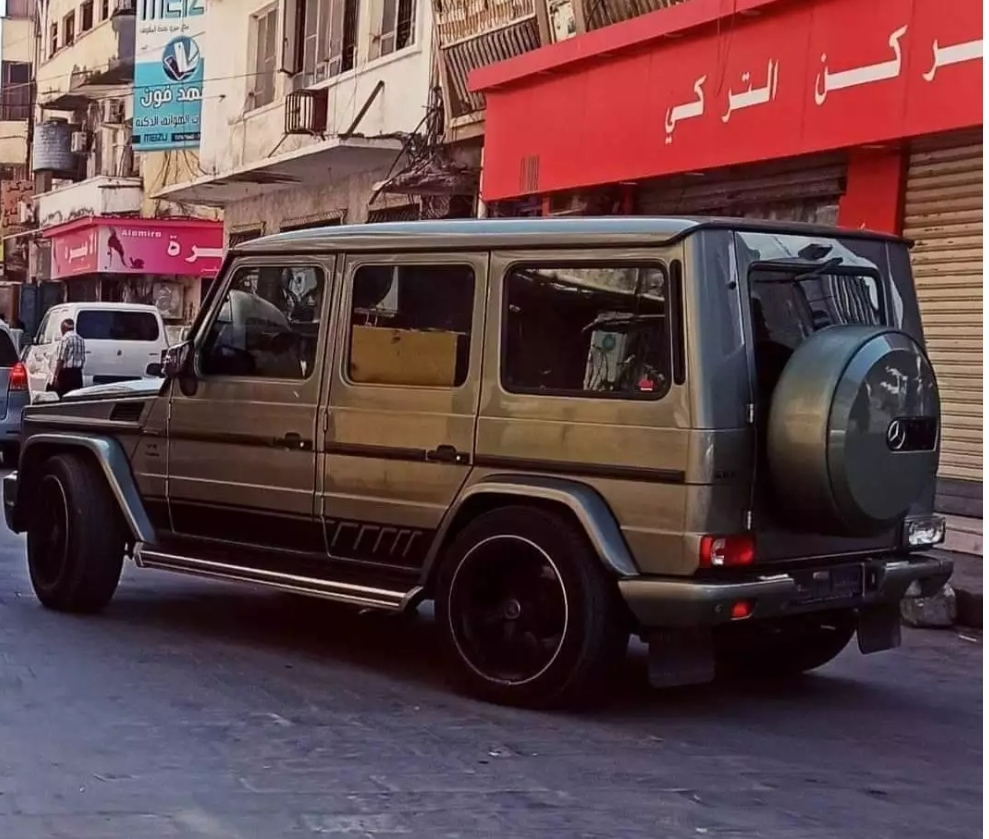 مسئول حكومي بعدن يشتري سيارة ب 171 مليون ريال ... والصحفي فتحي بن لزرق يروي قصة حدثت له مع المسئول