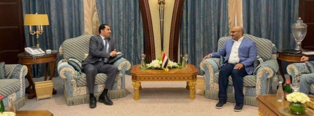 الوزير نايف البكري يروي تفاصيل لقاء جمعه مع العميد طارق صالح