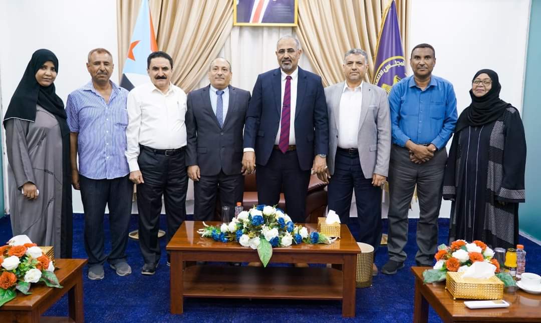 الزُبيدي يلتقي اللجنة التحضيرية للمؤتمر الشعبي العام الجنوبي
