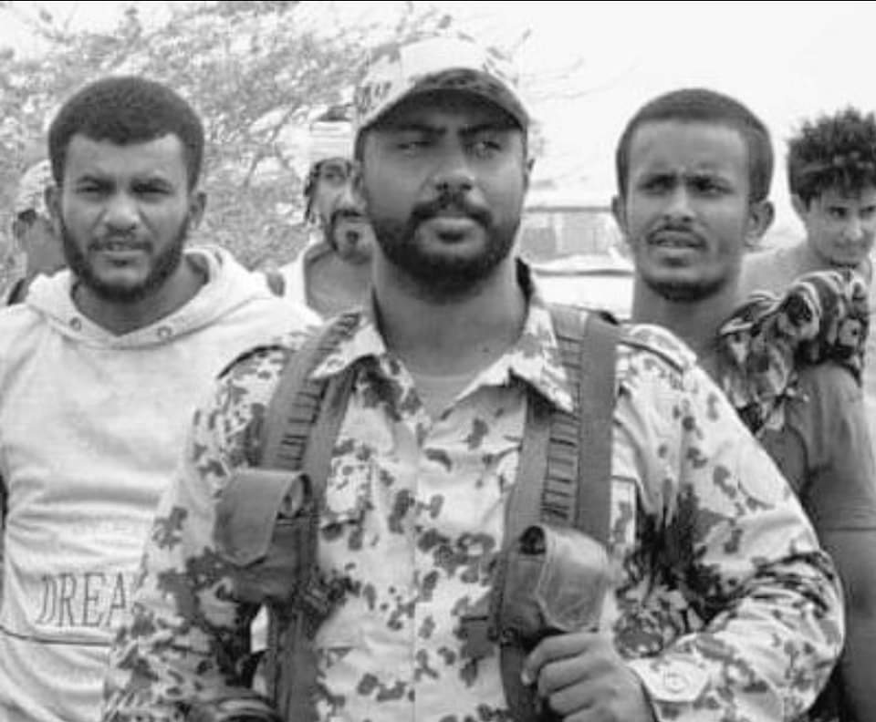 قائد المقاومة الوطنية رئيس المكتب السياسي يعزي في استشهاد أركان حرب اللواء الرابع تهامة
