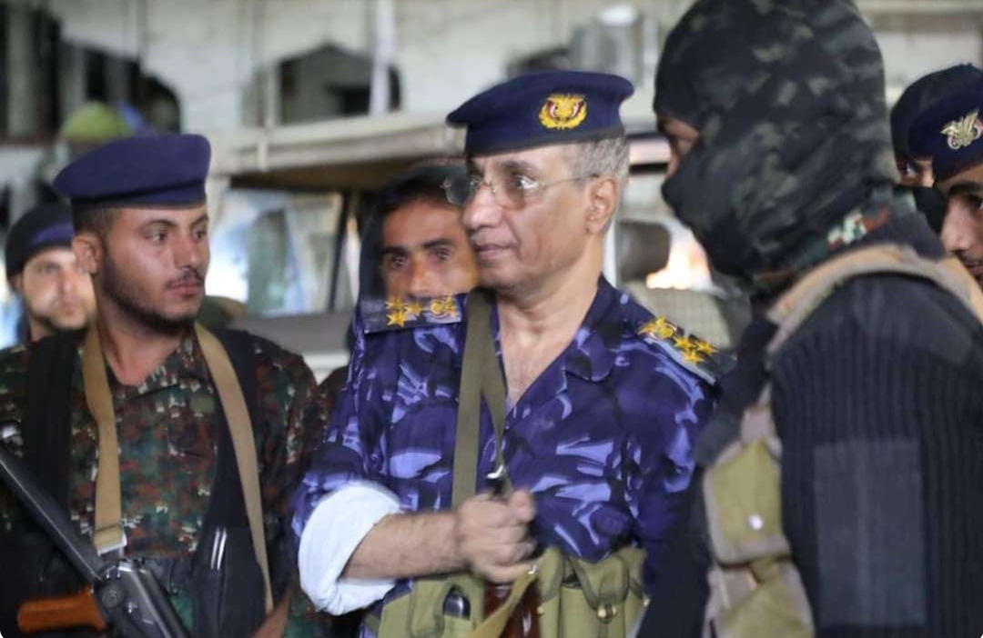شرطة تعز: قرار منع حركة الدراجات النارية يشمل منع التجوال بالسلاح و إزالة العاكس