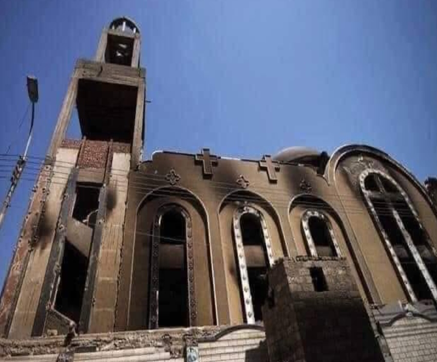  حريق مروع يلتهم كنيسة في مصر ويخلف عدد كبير من الوفيات والاصابات