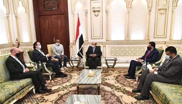 رئيس الجمهورية يؤكد الحرص على تسهيل عمل كافة المنظمات ويدعوها للانتقال إلى عدن