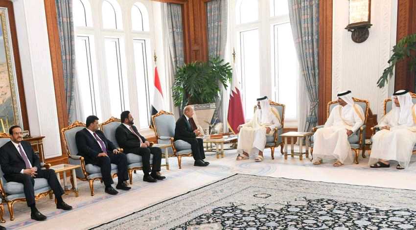 أمير قطر يستقبل الرئيس العليمي وهذا مادار بينهما