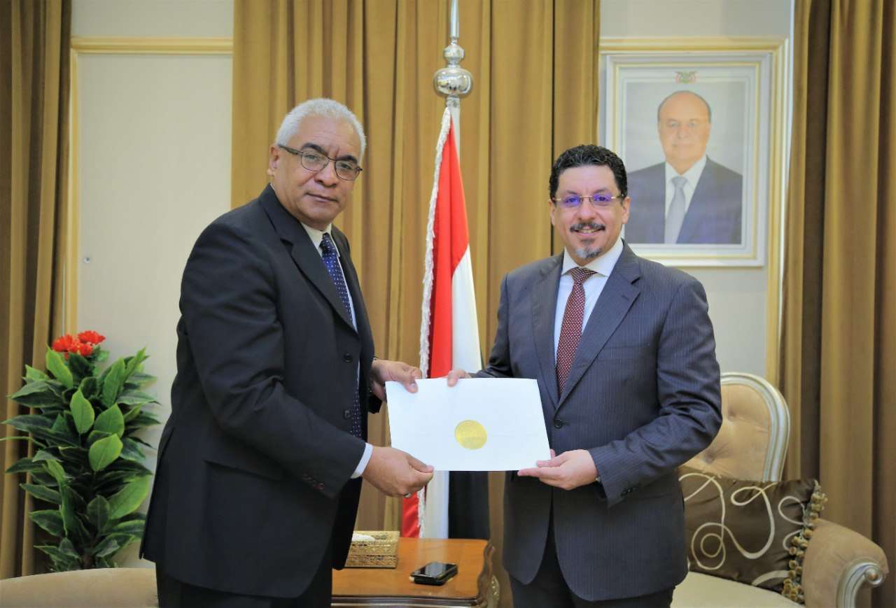 وزير الخارجية يتسلم نسخة من اوراق اعتماد سفير كوبا