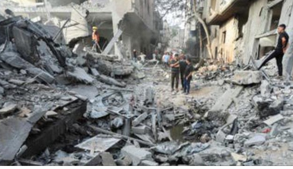بدء عودة النازحين الفلسطينيين إلى منازلهم المدمرة في غزة