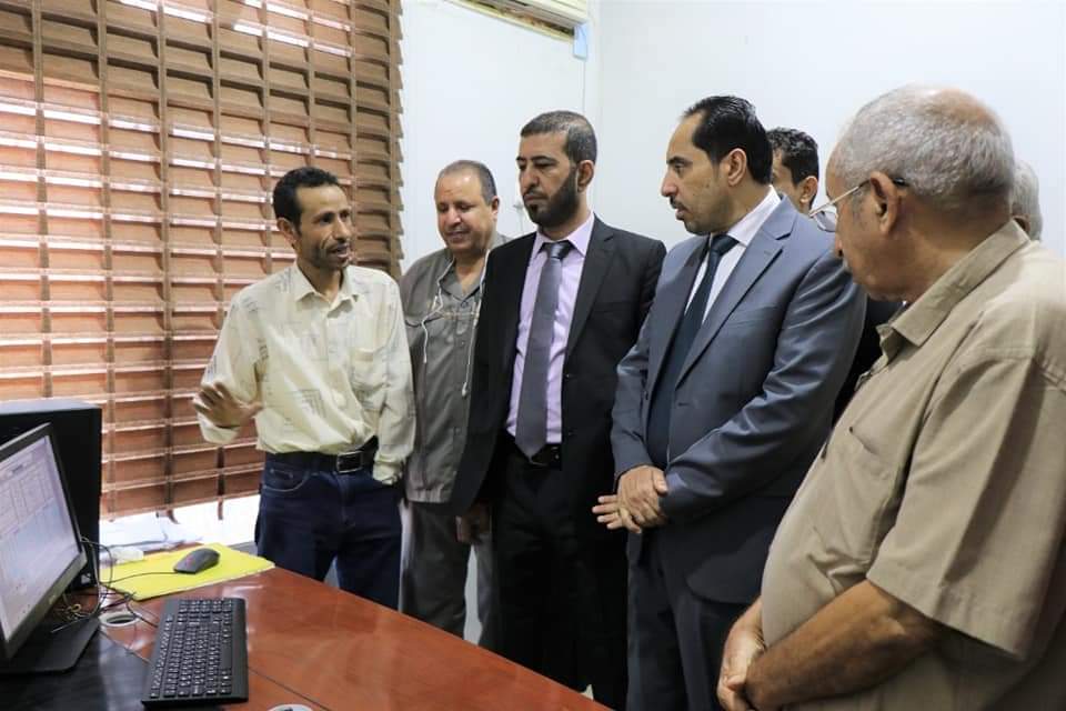 الوزير نايف البكري يدشن العمل بالنظام الالكتروني للموارد البشرية بوزارة الشباب والرياضة 