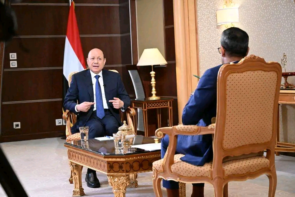 الرئيس «العليمي» يعلن رفض جماعة الحوثي هذا الأمر ويكشف تفاصيل صادمة