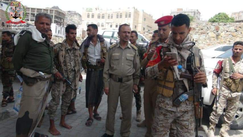 لجنة عسكرية من محور تعز تسلم محطة توفيق عبد الرحيم في وادي القاضي 
