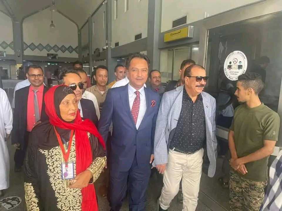 فادي باعوم يعود الى العاصمة عدن ويشيد بدور هذه الدول
