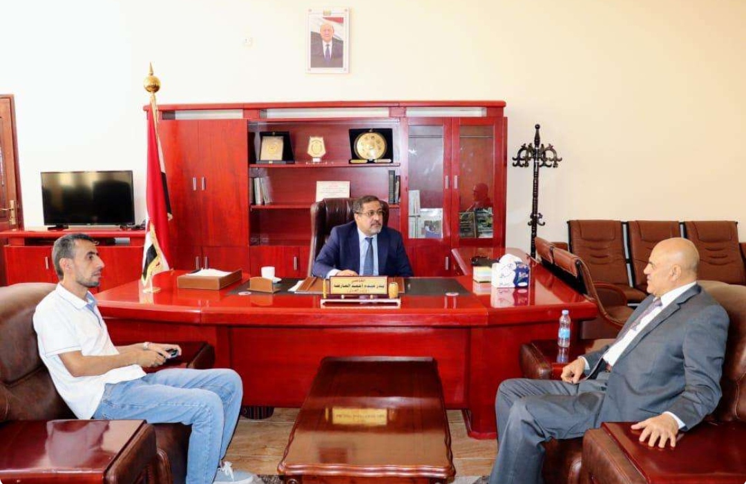 وزير العدل يناقش مع محافظ تعز أوضاع المحاكم والدوائر العدلية بالمحافظة
