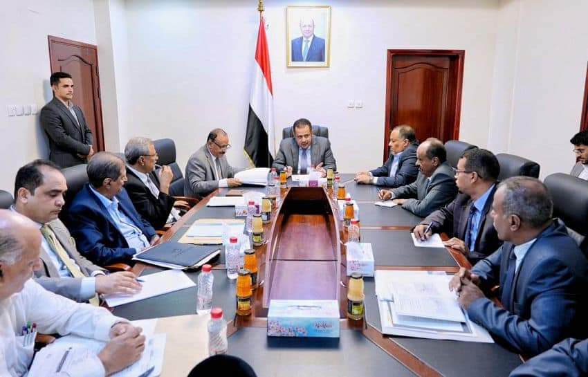رئيس الوزراء يطلع على جهود توثيق حدود ومساحة مطار عدن المستقبلي