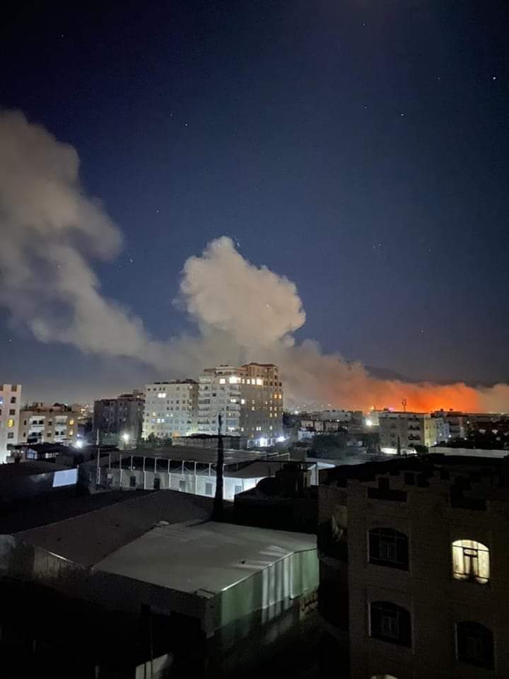 عاجل: طيران التحالف يشن غارات شديدة الإنفجار بصنعاء