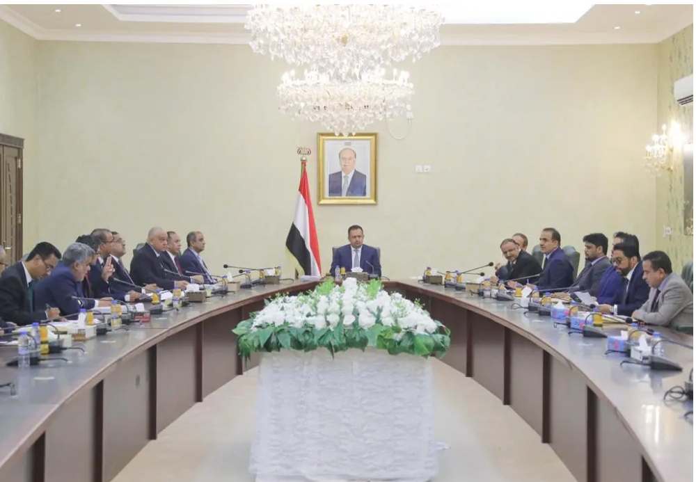 رئيس الوزراء يستقبل السفير البريطاني في عدن
