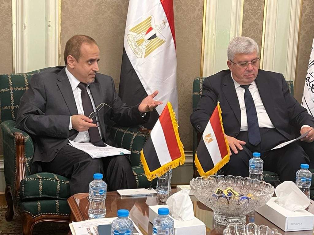 وزير التعليم العالي والبحث العلمي يلتقي نظيره المصري بالقاهرة
