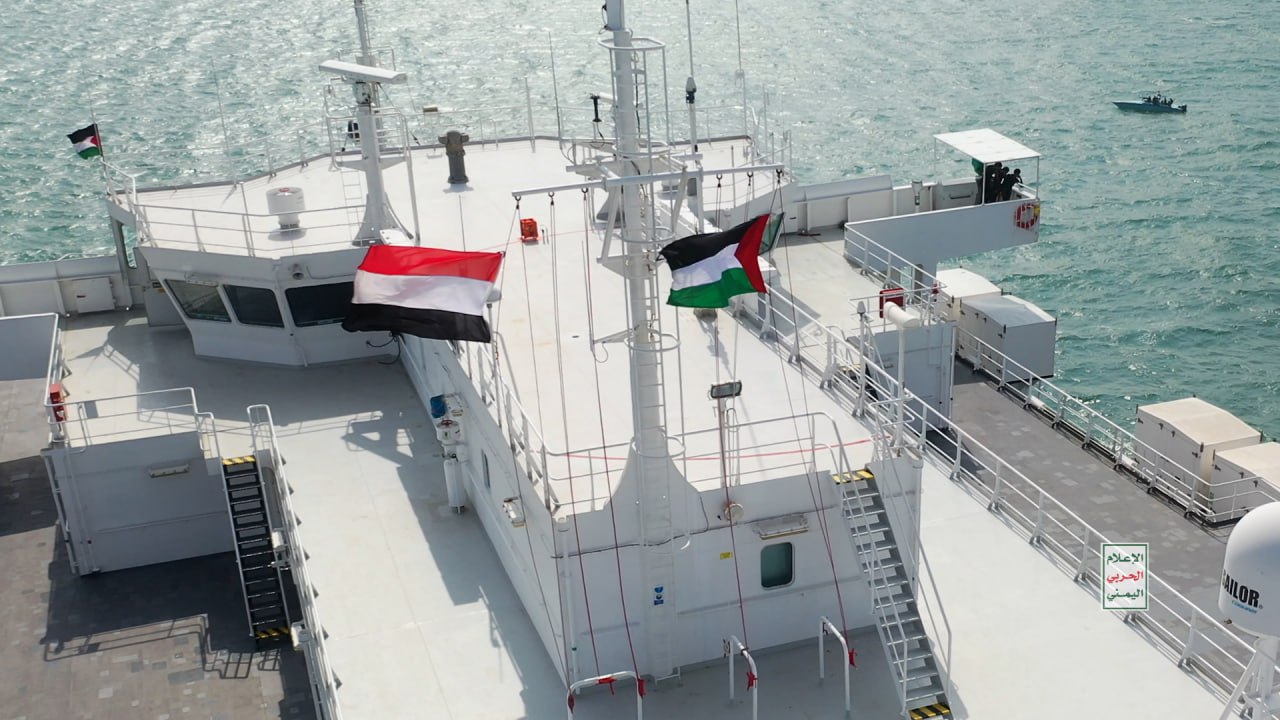 رواية خفر السواحل اليمنية حول ما حدث لسفينة النفط المختطفة وكيف تم تحريرها