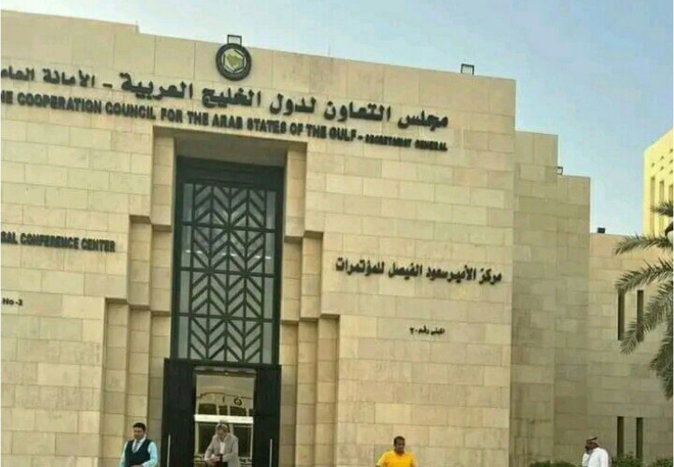 ما المحاور الستة التي تناقشها مشاورات الرياض بين الأطراف اليمنية؟