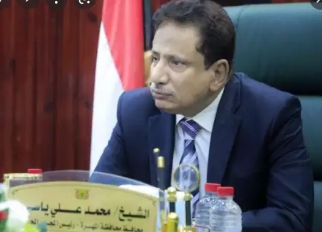 محافظ المهرة يفتتح مشروع إعادة تأهيل طرق متضررة من إعصار لبان