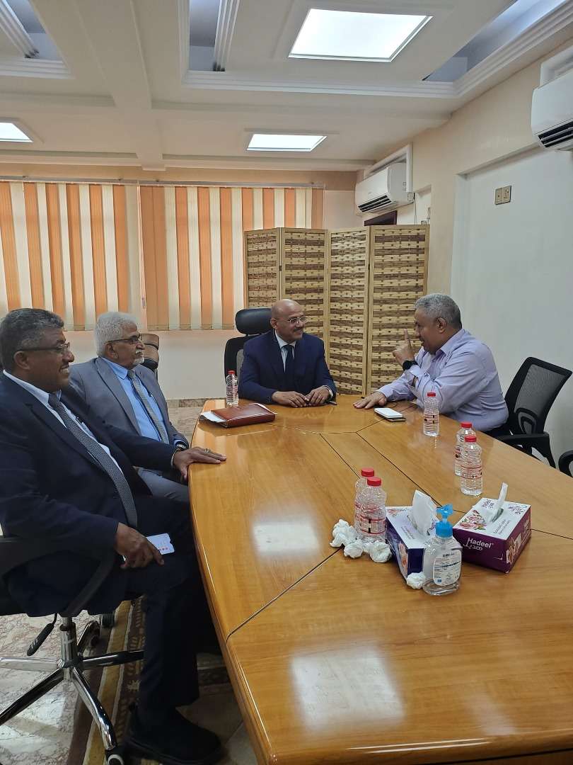 محافظ البنك يلتقي بمجلس إدارة البنك الاهلي اليمني