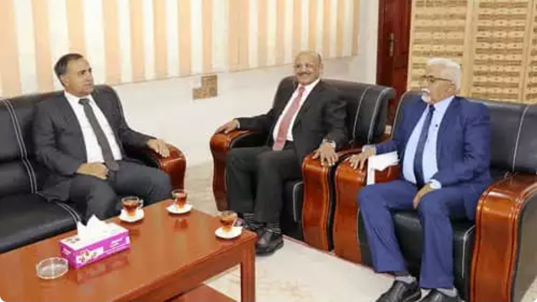 لقاء خاص يجمع محافظ البنك المركزي برئيس جامعة عدن