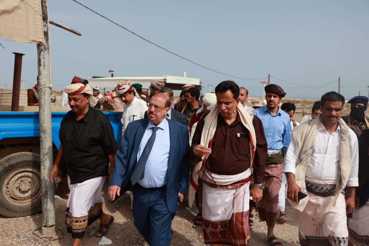 رئيس مجلس النواب يغادر محافظة حضرموت ويصل هذه المحافظة
