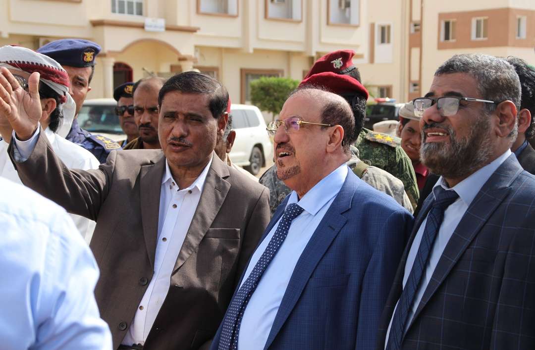 الشيخ البركاني والمحافظ البحسني يزوران كلية الشرطة بحضرموت